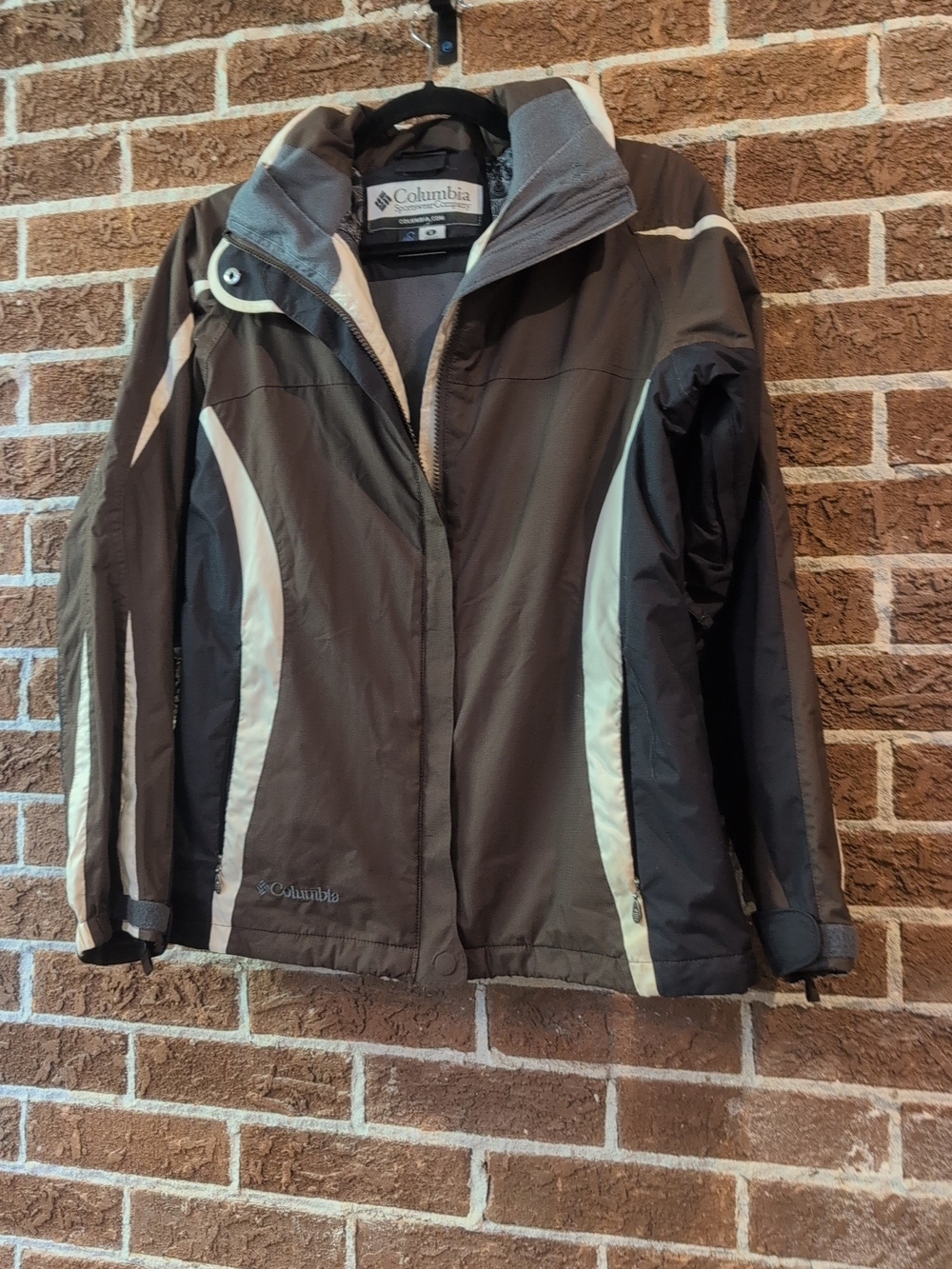 Columbia Women's Brown and Cream Ski Jacket